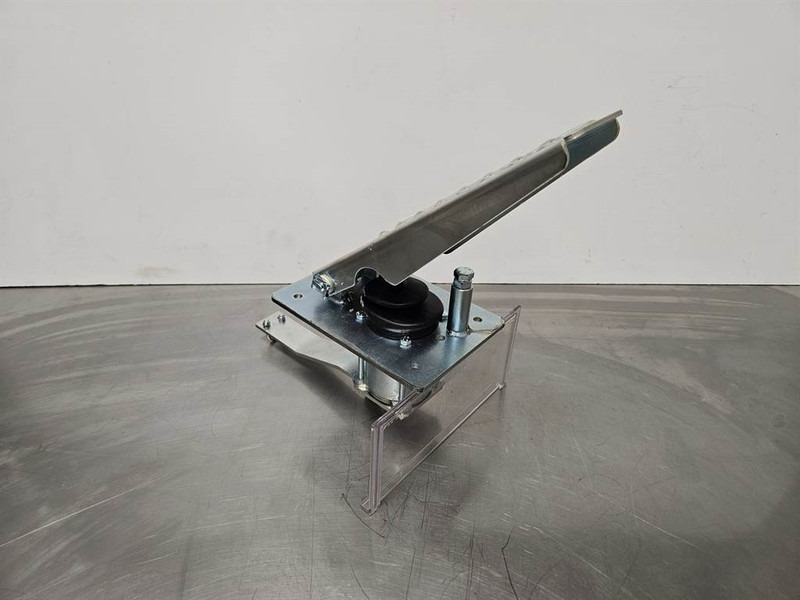 Terex TL/SKL/SKS-5692657905-Gas pedal - Cabin và nội thất cho Máy móc xây dựng: hình 5 Terex TL/SKL/SKS-5692657905-Gas pedal - Cabin và nội thất cho Máy móc xây dựng: hình 5