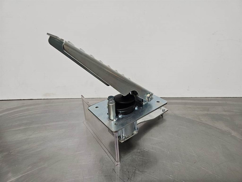 Terex TL/SKL/SKS-5692657905-Gas pedal - Cabin và nội thất cho Máy móc xây dựng: hình 3 Terex TL/SKL/SKS-5692657905-Gas pedal - Cabin và nội thất cho Máy móc xây dựng: hình 3