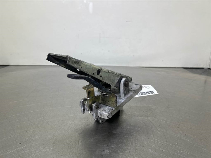 Terex TW150-6041506-Brake pedal/Bremspedal/Rempedaal - Cabin và nội thất cho Máy móc xây dựng: hình 3 Terex TW150-6041506-Brake pedal/Bremspedal/Rempedaal - Cabin và nội thất cho Máy móc xây dựng: hình 3