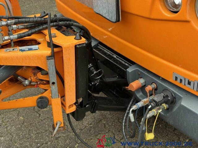 Multicar M30 6x4 3 Achsen Winterdienst Schild +Streuer - Xe tải nhỏ: hình 2 Multicar M30 6x4 3 Achsen Winterdienst Schild +Streuer - Xe tải nhỏ: hình 2