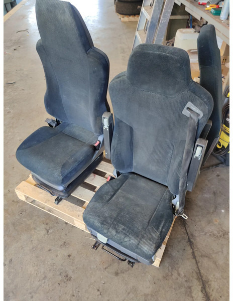 MAN Stoel Zetel MAN TGA / TGS/ TGL / TGX - Chỗ ngồi cho Xe tải: hình 1 MAN Stoel Zetel MAN TGA / TGS/ TGL / TGX - Chỗ ngồi cho Xe tải: hình 1