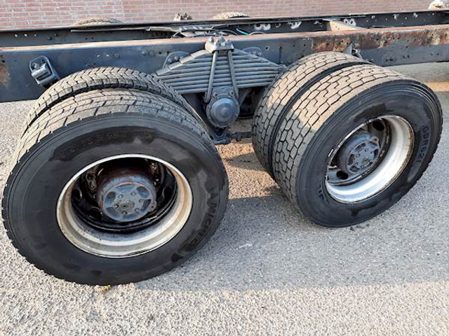 Volvo F 12 6*4 STEEL SUSPENSION - Xe tải khung gầm: hình 2 Volvo F 12 6*4 STEEL SUSPENSION - Xe tải khung gầm: hình 2