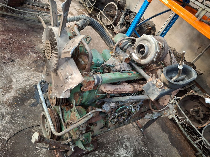 Volvo TD120A - Động cơ: hình 4 Volvo TD120A - Động cơ: hình 4