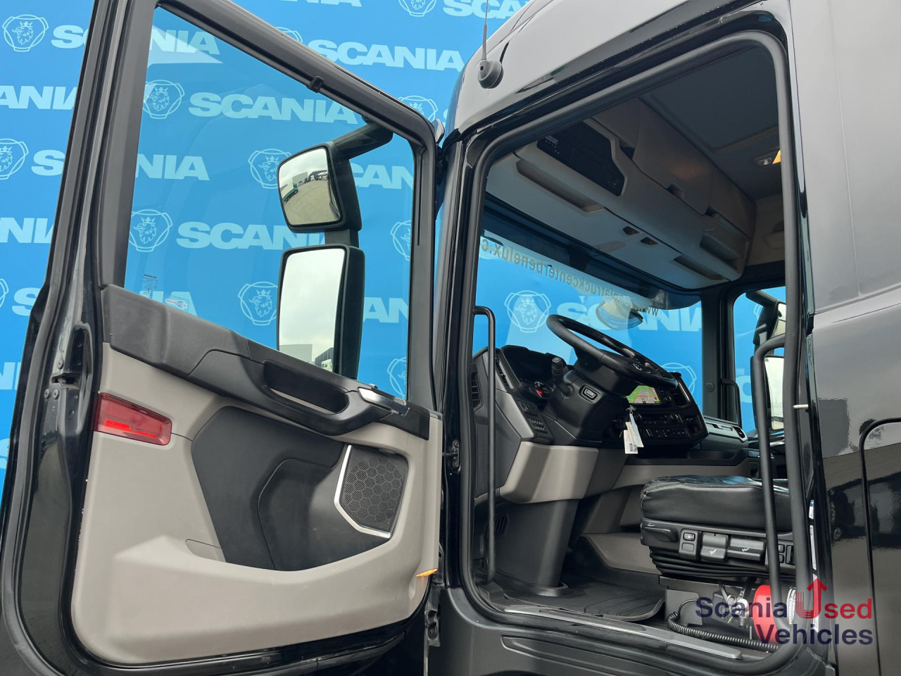 SCANIA R 450 A4x2NB DIFF-LOCK FULL AIR PTO PARK AIRCO - Xe đầu kéo: hình 4 SCANIA R 450 A4x2NB DIFF-LOCK FULL AIR PTO PARK AIRCO - Xe đầu kéo: hình 4