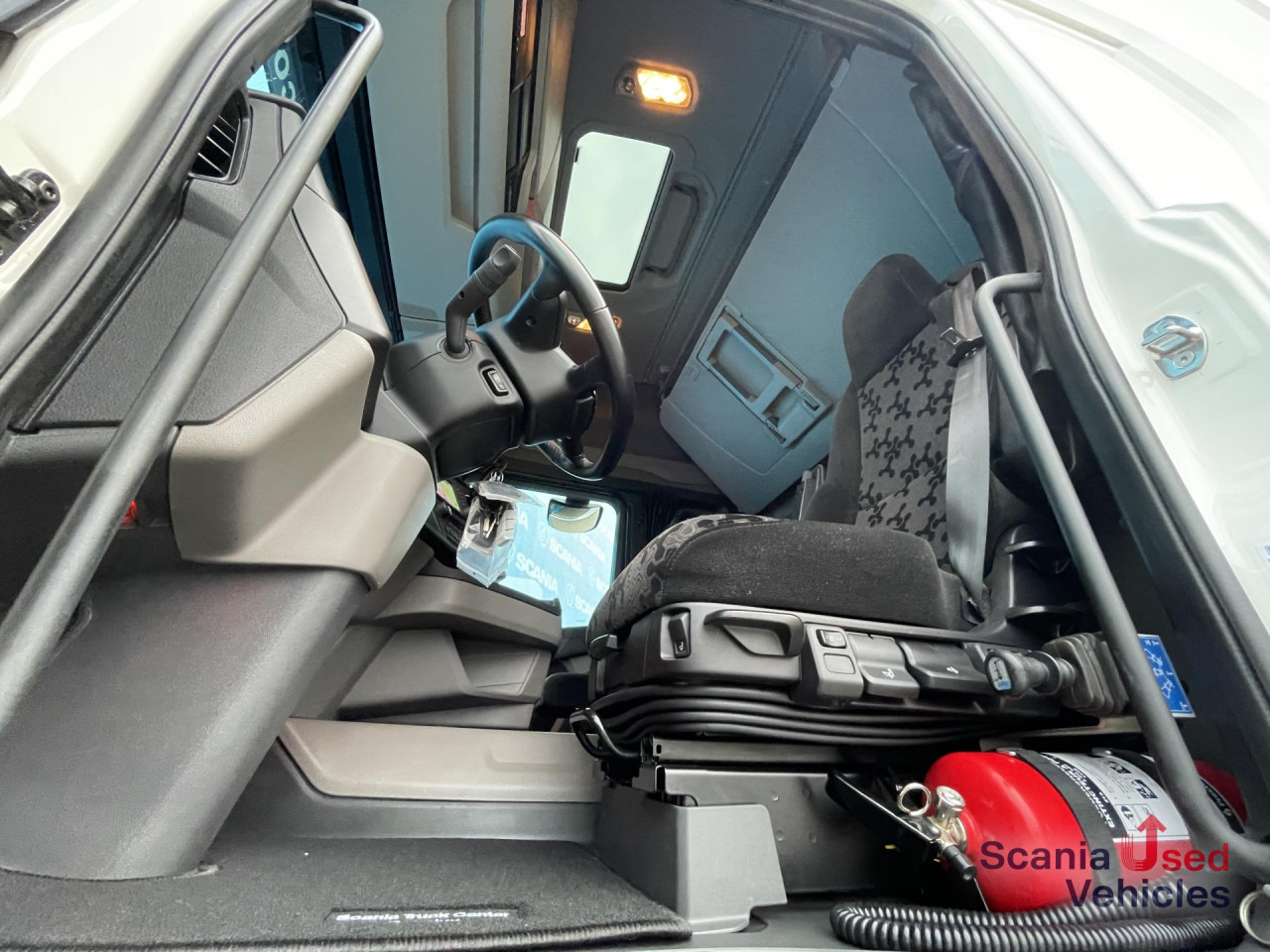 SCANIA R 450 A4x2NB RETARDER DIFF-L FULL AIR HYDRO 8T - Xe đầu kéo: hình 5 SCANIA R 450 A4x2NB RETARDER DIFF-L FULL AIR HYDRO 8T - Xe đầu kéo: hình 5