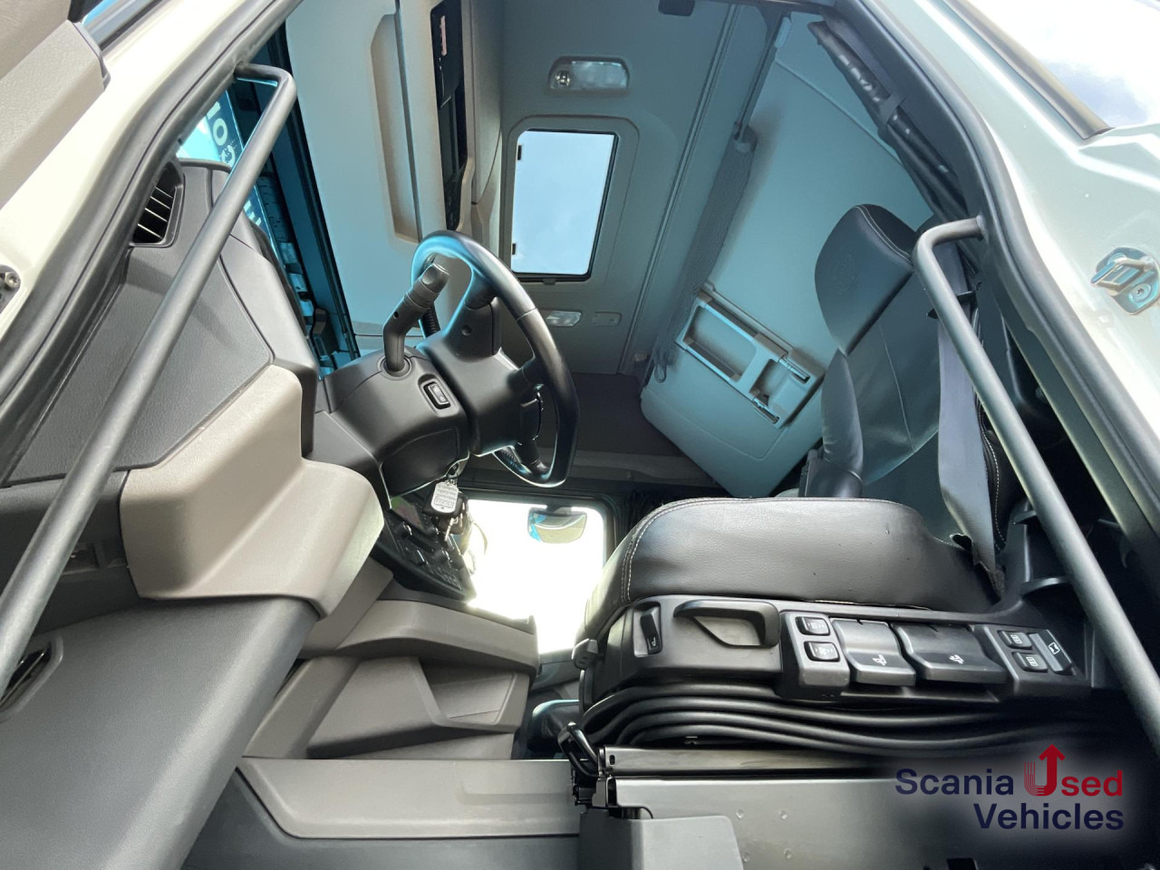 SCANIA R 450 A4x2NB RETARDER DIFF-L FULL AIR LED SMART2 - Xe đầu kéo: hình 2 SCANIA R 450 A4x2NB RETARDER DIFF-L FULL AIR LED SMART2 - Xe đầu kéo: hình 2