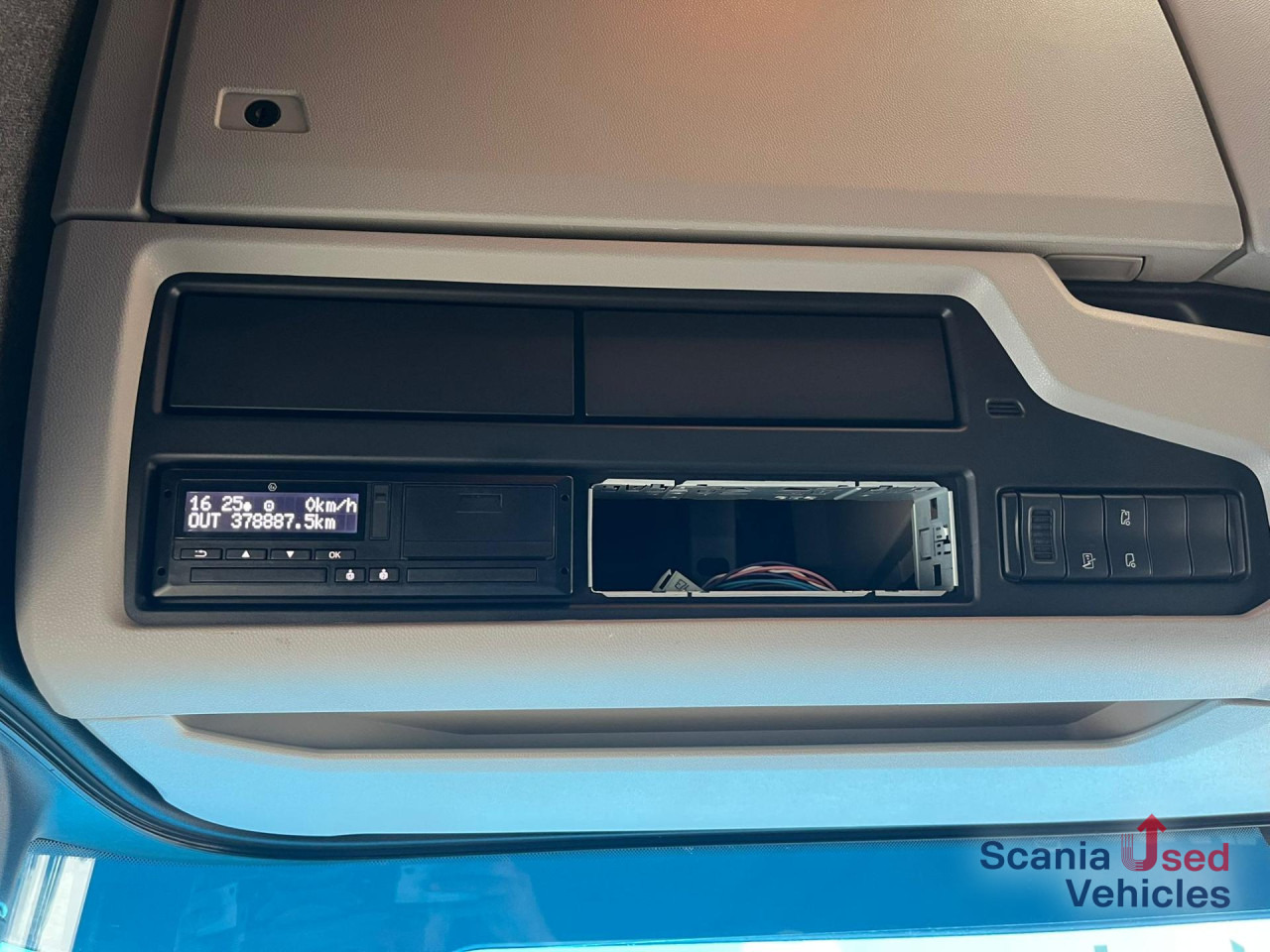 SCANIA S 450 A4x2NA DIFF-L RETARDER PARK AIRCO ACC - Xe đầu kéo: hình 4 SCANIA S 450 A4x2NA DIFF-L RETARDER PARK AIRCO ACC - Xe đầu kéo: hình 4