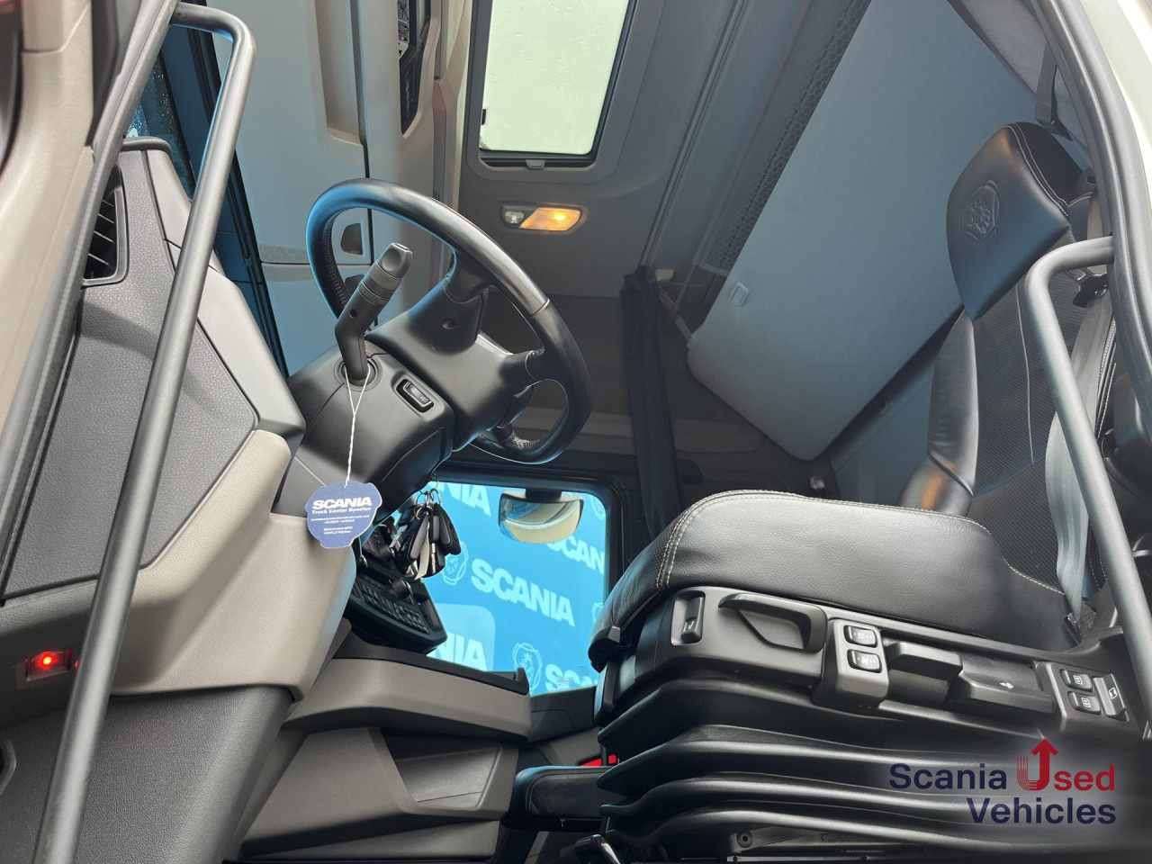 SCANIA S 590 A4x2NA V8 RETARDER DIFF-L 8T NAVI LED ALCOA - Xe đầu kéo: hình 4 SCANIA S 590 A4x2NA V8 RETARDER DIFF-L 8T NAVI LED ALCOA - Xe đầu kéo: hình 4