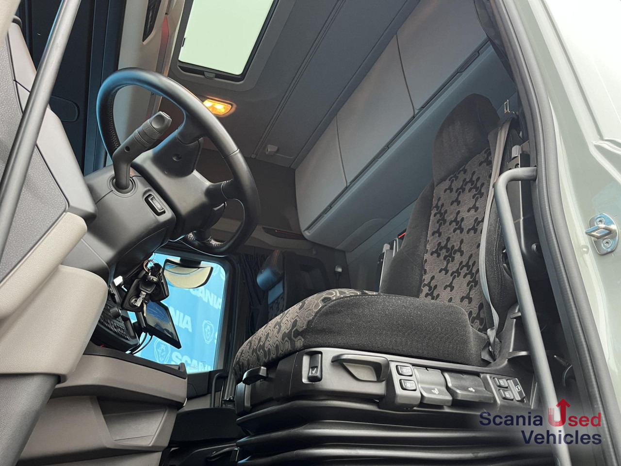 SCANIA S 590 A4x2NB V8 RETARDER DIFF-L FULL AIR 8T P-AIRC - Xe đầu kéo: hình 2 SCANIA S 590 A4x2NB V8 RETARDER DIFF-L FULL AIR 8T P-AIRC - Xe đầu kéo: hình 2