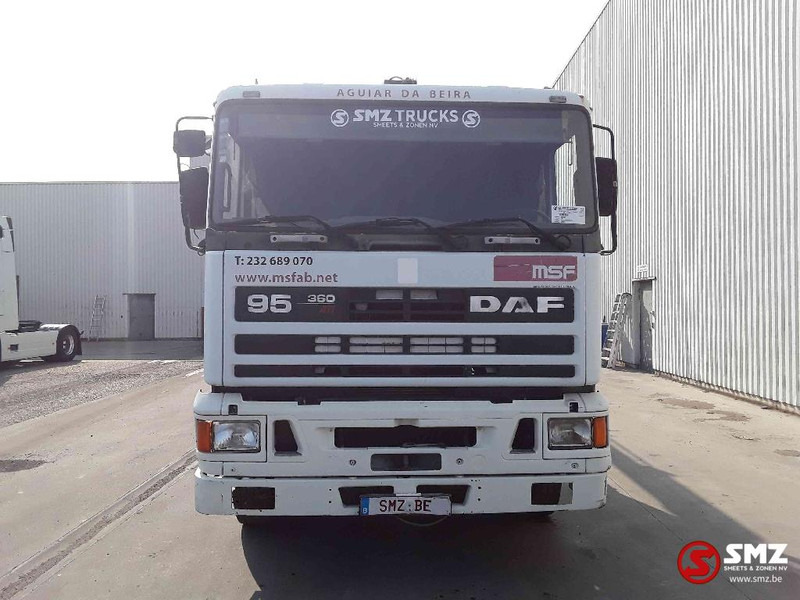 DAF 95 360 ATI lames hiab 125 Steel top - Xe tải thùng lửng/ Phẳng, Xe cẩu tự hành: hình 2 DAF 95 360 ATI lames hiab 125 Steel top - Xe tải thùng lửng/ Phẳng, Xe cẩu tự hành: hình 2