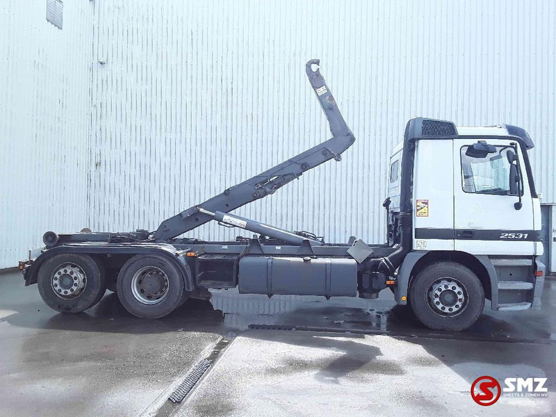 Mercedes-Benz Actros 2531 francais - Xe chở container/ Xe tải hoán đổi thân: hình 4 Mercedes-Benz Actros 2531 francais - Xe chở container/ Xe tải hoán đổi thân: hình 4