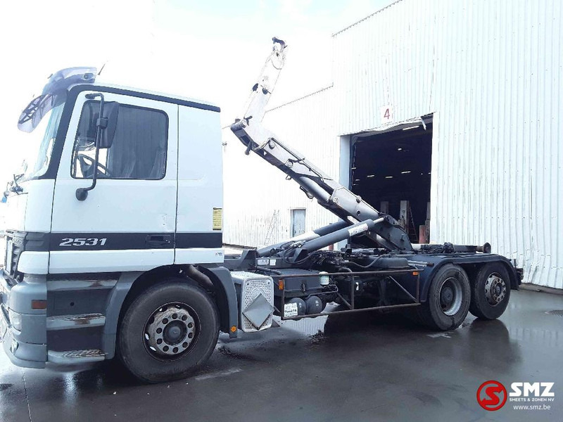 Mercedes-Benz Actros 2531 francais - Xe chở container/ Xe tải hoán đổi thân: hình 5 Mercedes-Benz Actros 2531 francais - Xe chở container/ Xe tải hoán đổi thân: hình 5