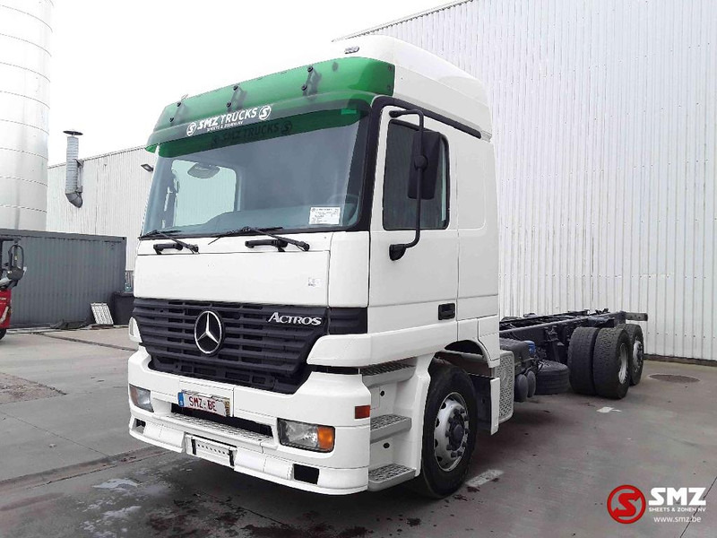 Mercedes-Benz Actros 2535 - Xe tải khung gầm: hình 3 Mercedes-Benz Actros 2535 - Xe tải khung gầm: hình 3