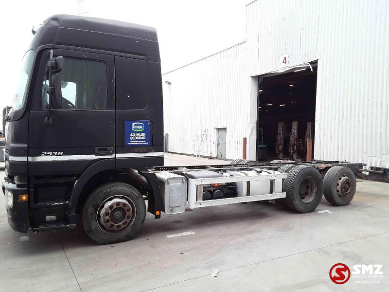 Mercedes-Benz Actros 2536 - Xe tải khung gầm: hình 5 Mercedes-Benz Actros 2536 - Xe tải khung gầm: hình 5