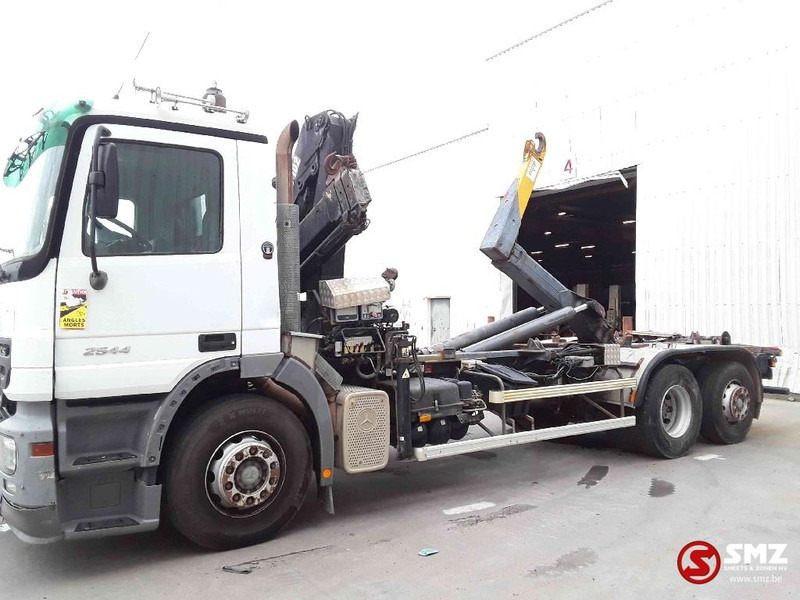 Mercedes-Benz Actros 2544 hiab 102.2 remote hook retarder - Xe chở container/ Xe tải hoán đổi thân, Xe cẩu tự hành: hình 5 Mercedes-Benz Actros 2544 hiab 102.2 remote hook retarder - Xe chở container/ Xe tải hoán đổi thân, Xe cẩu tự hành: hình 5