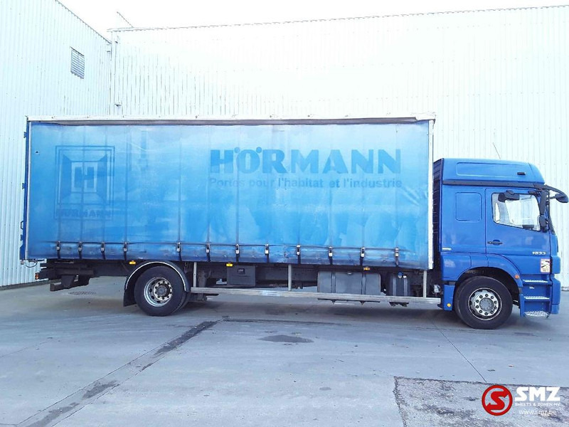 Mercedes-Benz Axor 1833 - Xe tải thùng mui bạt: hình 4 Mercedes-Benz Axor 1833 - Xe tải thùng mui bạt: hình 4