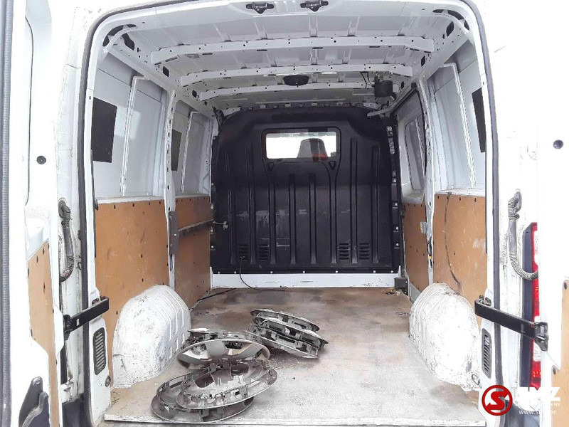 Xe van nhỏ gọn Renault Master airco: hình 12