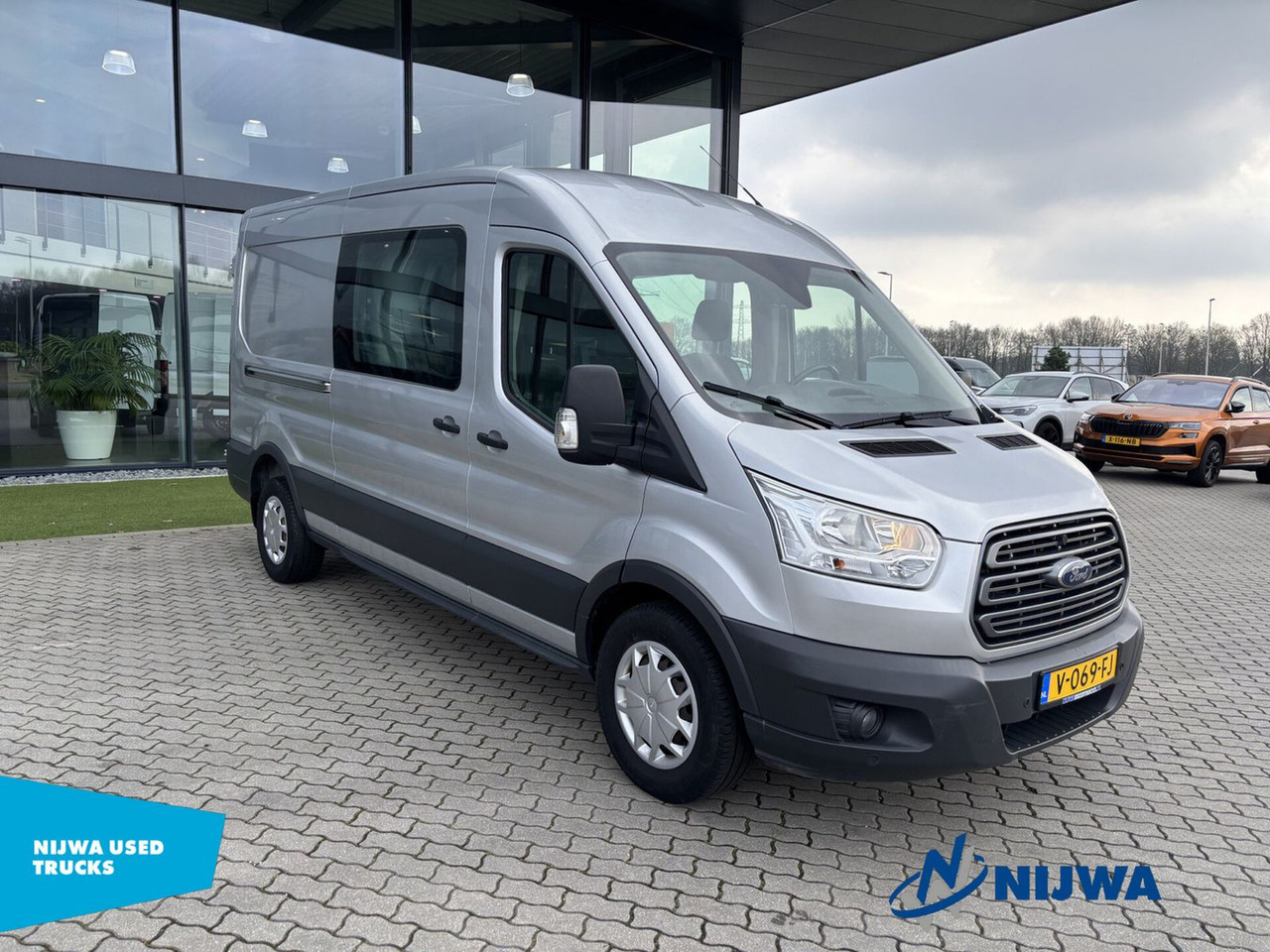 Ford Transit 130 L3H2 Dubbele cabine + Trekhaak - Xe van nhỏ gọn, Xe tải van: hình 2 Ford Transit 130 L3H2 Dubbele cabine + Trekhaak - Xe van nhỏ gọn, Xe tải van: hình 2