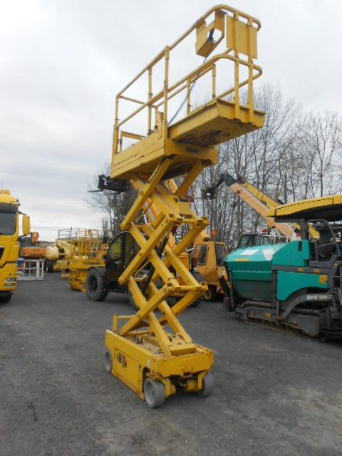 Genie GS 1530, Scherenarbeitsbühne Genie 6,6m - Nền bục trên không gắn trên xe tải: hình 4 Genie GS 1530, Scherenarbeitsbühne Genie 6,6m - Nền bục trên không gắn trên xe tải: hình 4