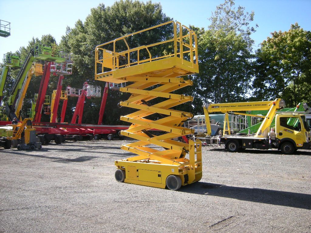 Genie GS 4047 Scherenarbeitsbühne Genie 14 m - Nền bục trên không gắn trên xe tải: hình 5 Genie GS 4047 Scherenarbeitsbühne Genie 14 m - Nền bục trên không gắn trên xe tải: hình 5