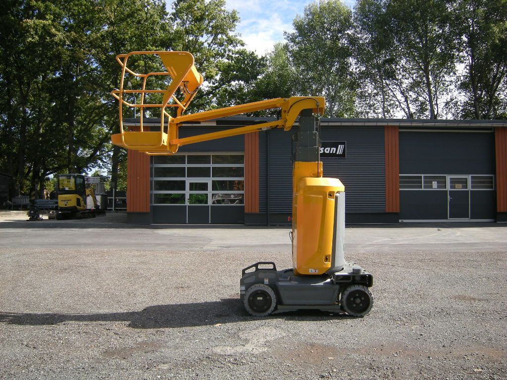 Haulotte Arbeitsbühne Haulotte Star 10, AH 10 m - Nền bục trên không gắn trên xe tải: hình 1 Haulotte Arbeitsbühne Haulotte Star 10, AH 10 m - Nền bục trên không gắn trên xe tải: hình 1