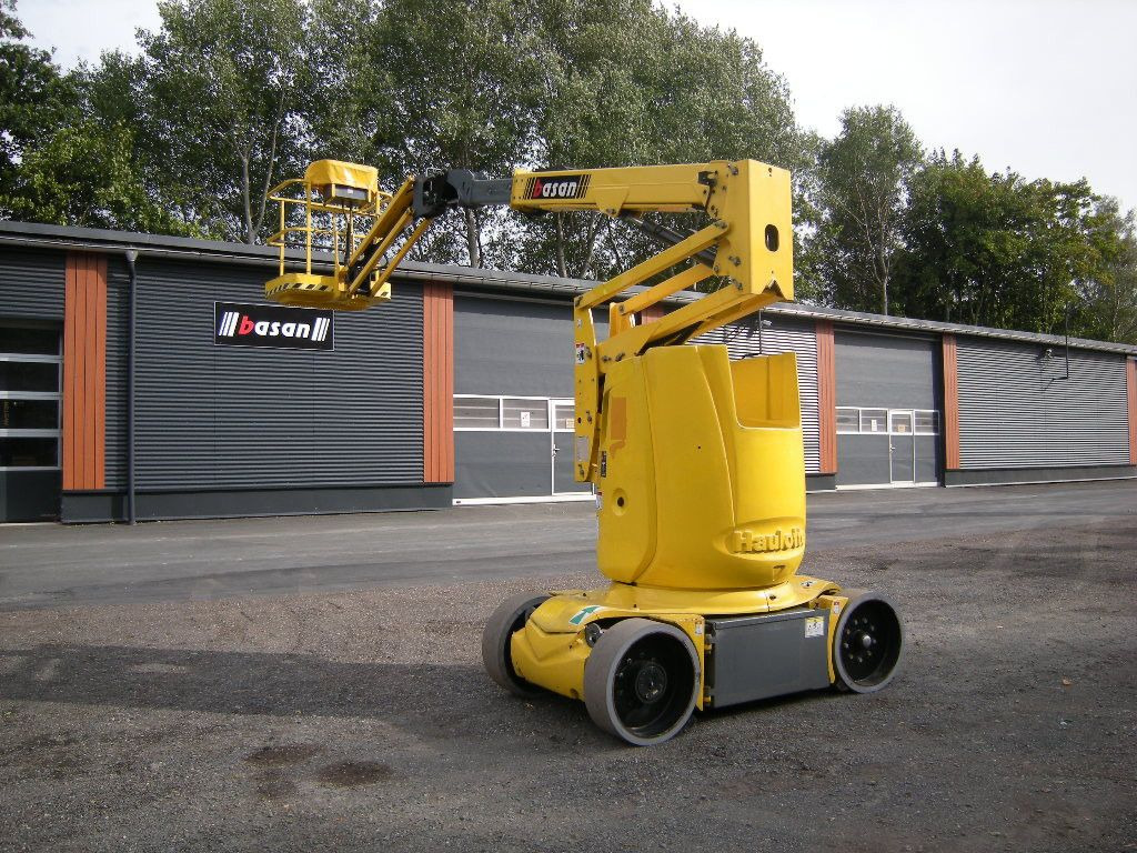 Haulotte HA12CJ+ , AH 12m, Korbarm drehbar - Nền bục trên không gắn trên xe tải: hình 3 Haulotte HA12CJ+ , AH 12m, Korbarm drehbar - Nền bục trên không gắn trên xe tải: hình 3