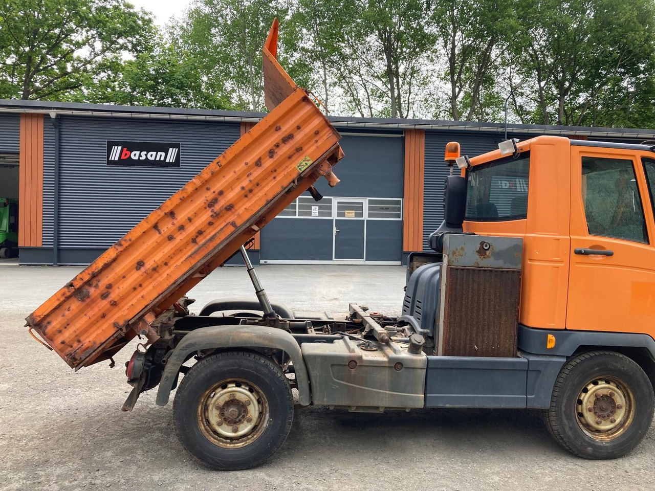 Multicar M30, Kipper Allrad 4x4 - Xe ben nhỏ: hình 1 Multicar M30, Kipper Allrad 4x4 - Xe ben nhỏ: hình 1