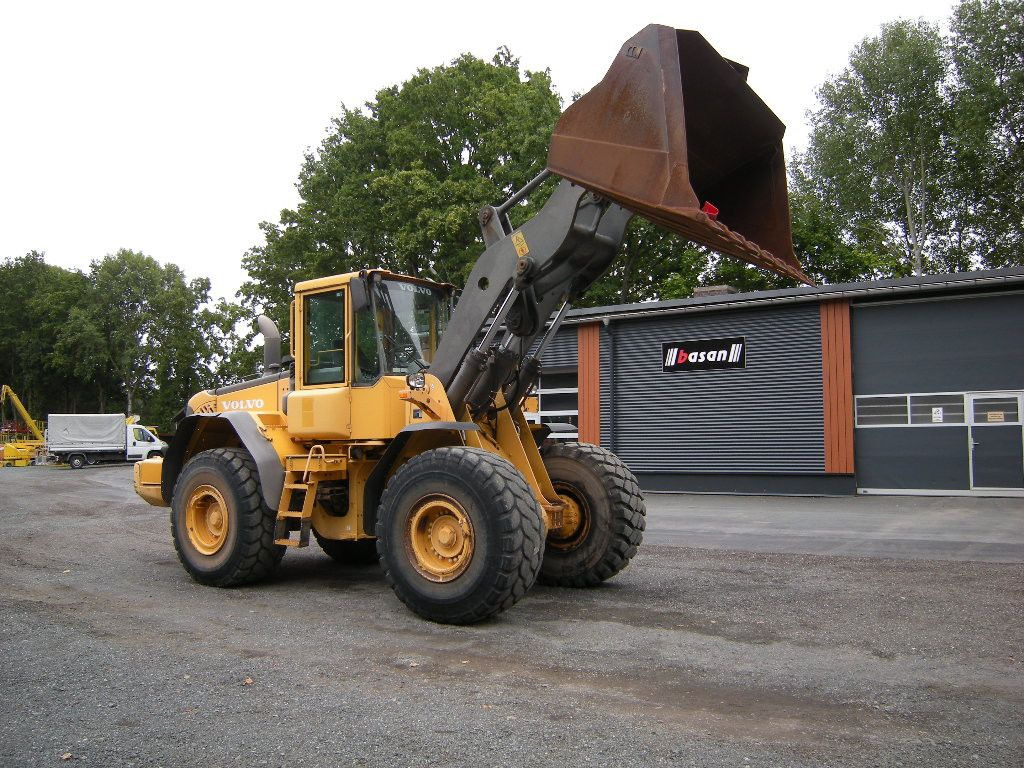 Volvo L 120 E - Máy xúc lật bánh lốp: hình 1 Volvo L 120 E - Máy xúc lật bánh lốp: hình 1