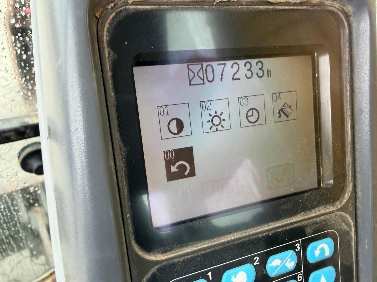 Komatsu PW 180 - 7 - Máy xúc bánh lốp: hình 2 Komatsu PW 180 - 7 - Máy xúc bánh lốp: hình 2