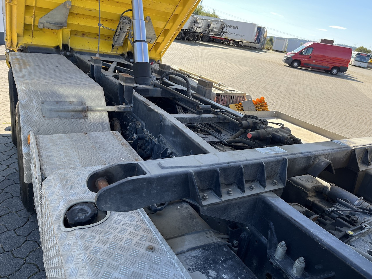 MAN TGS 28.480 6x4 4x4 Dreiseitenkipper Liftachse - Xe ben: hình 3 MAN TGS 28.480 6x4 4x4 Dreiseitenkipper Liftachse - Xe ben: hình 3