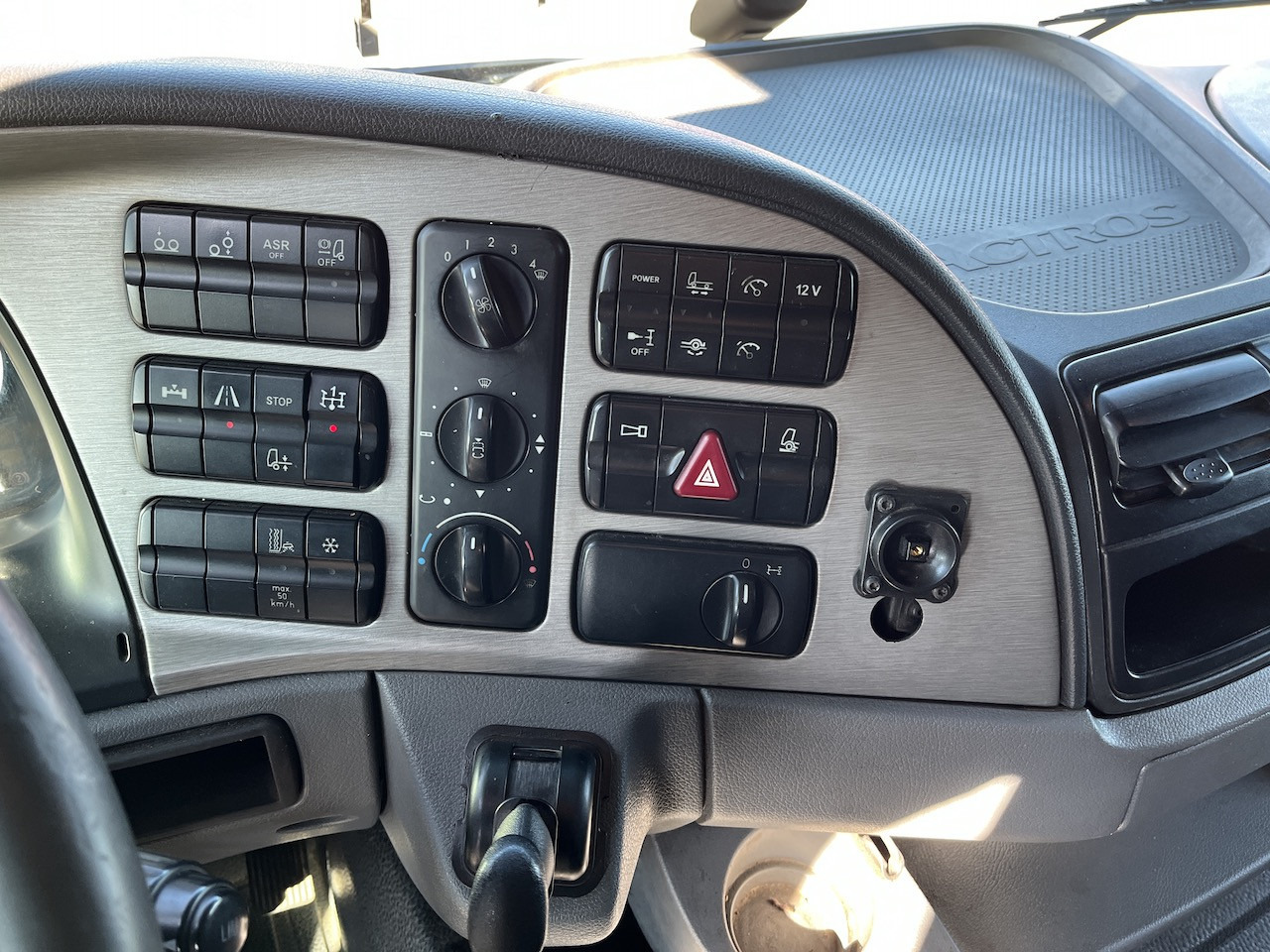 Mercedes-Benz 2541 6x2  Atlas 135.2E Pritsche 8,20 m - Xe tải thùng mui bạt, Xe cẩu tự hành: hình 5 Mercedes-Benz 2541 6x2  Atlas 135.2E Pritsche 8,20 m - Xe tải thùng mui bạt, Xe cẩu tự hành: hình 5