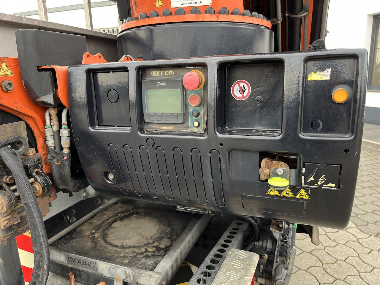 Mercedes-Benz Actros 2545 6x2 Atlas 265-A6 Lenk- Liftachse - Xe tải thùng lửng/ Phẳng, Xe cẩu tự hành: hình 4 Mercedes-Benz Actros 2545 6x2 Atlas 265-A6 Lenk- Liftachse - Xe tải thùng lửng/ Phẳng, Xe cẩu tự hành: hình 4