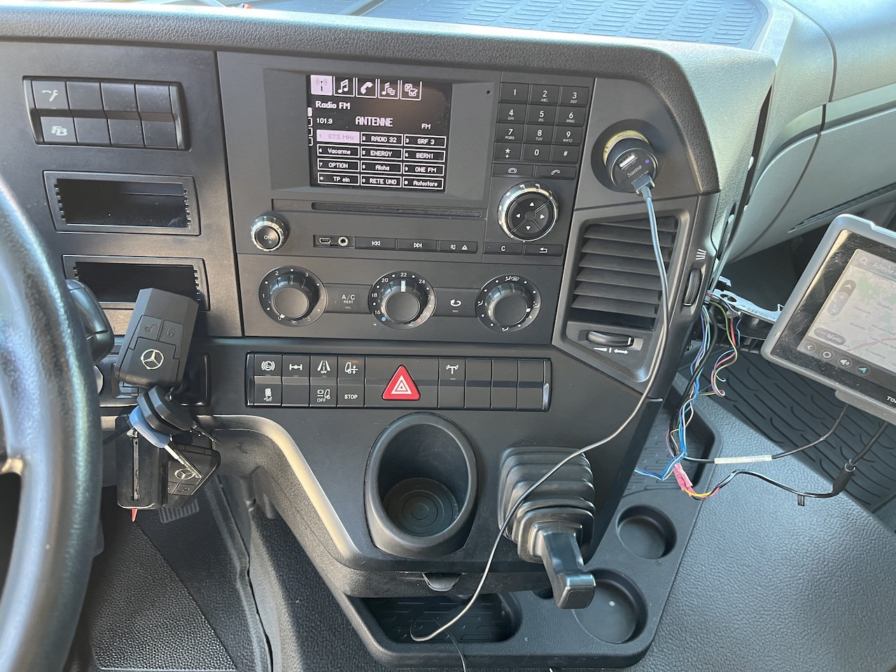 Mercedes-Benz Antos 1840 4x4 HAD LBW Kühlung Flüssigstickstoff - Xe tải đông lạnh: hình 2 Mercedes-Benz Antos 1840 4x4 HAD LBW Kühlung Flüssigstickstoff - Xe tải đông lạnh: hình 2