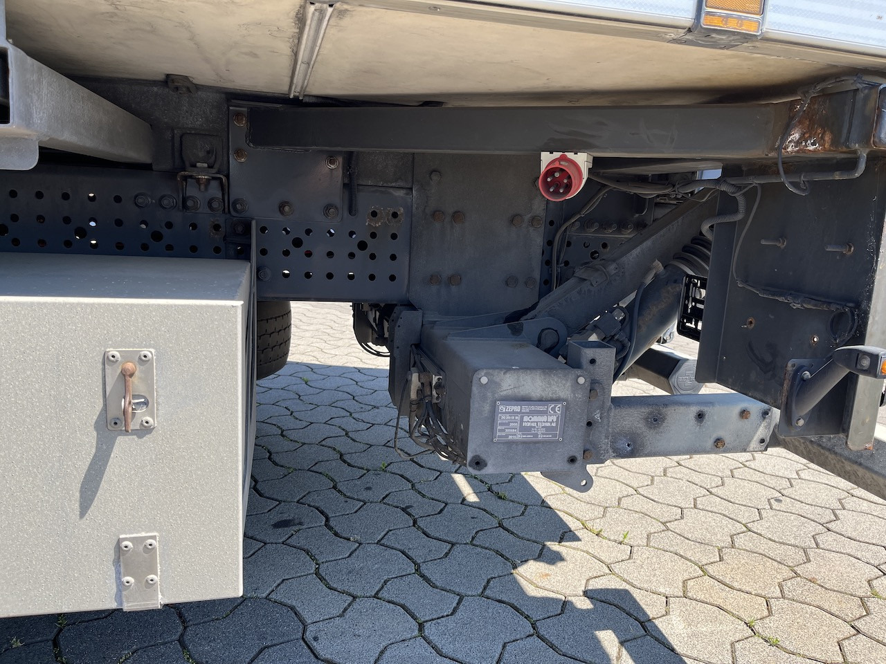 Mercedes-Benz Antos 1840 4x4 HAD LBW Kühlung Flüssigstickstoff - Xe tải đông lạnh: hình 5 Mercedes-Benz Antos 1840 4x4 HAD LBW Kühlung Flüssigstickstoff - Xe tải đông lạnh: hình 5