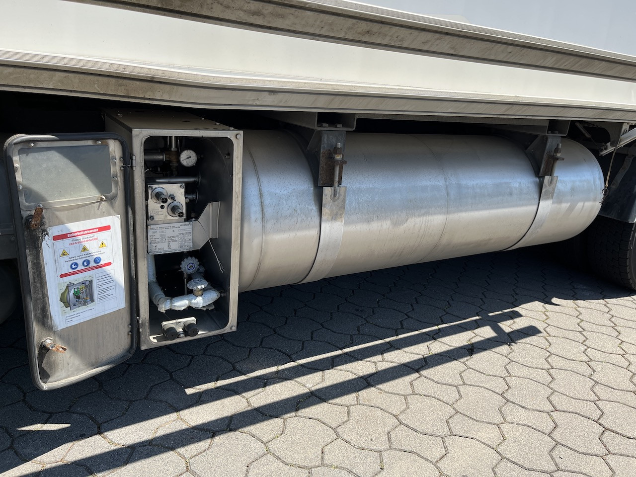 Mercedes-Benz Antos 1840 4x4 HAD LBW Kühlung Flüssigstickstoff - Xe tải đông lạnh: hình 4 Mercedes-Benz Antos 1840 4x4 HAD LBW Kühlung Flüssigstickstoff - Xe tải đông lạnh: hình 4