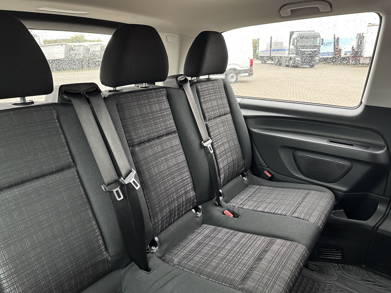 Mercedes-Benz Vito 111 CDI 9 Sitzer BT FSE Klima Tempomat Radio - Xe van chở khách: hình 2 Mercedes-Benz Vito 111 CDI 9 Sitzer BT FSE Klima Tempomat Radio - Xe van chở khách: hình 2