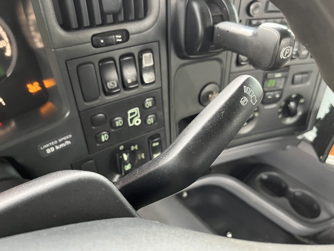 Scania G 450 8x4 Trösch Abrollkipper - Xe tải nâng móc: hình 3 Scania G 450 8x4 Trösch Abrollkipper - Xe tải nâng móc: hình 3