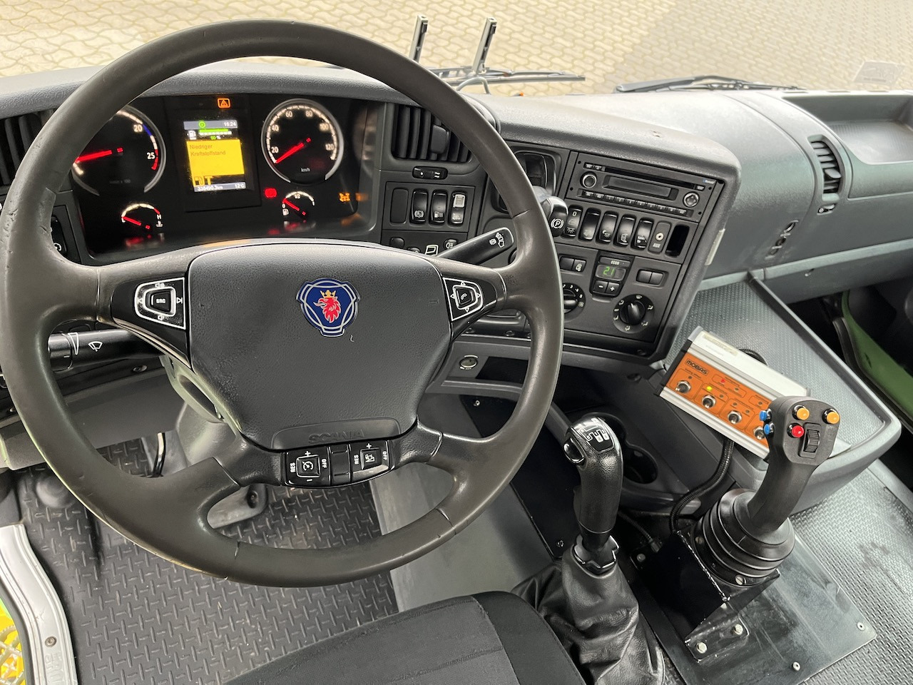 Scania G 450 8x4 Trösch Abrollkipper - Xe tải nâng móc: hình 2 Scania G 450 8x4 Trösch Abrollkipper - Xe tải nâng móc: hình 2