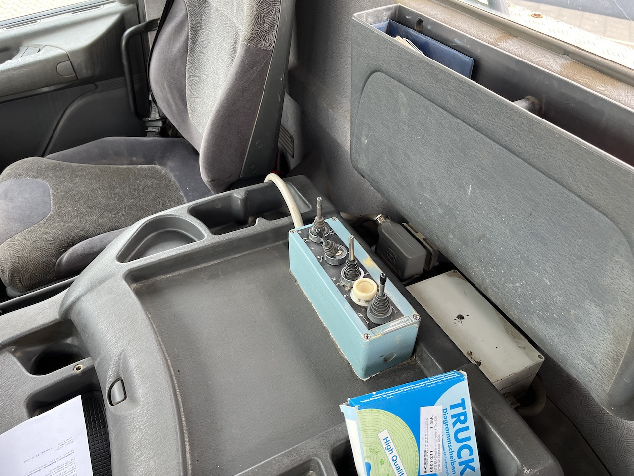 Scania P114 340 4x2 Trösch Absetzkipper Retarder AHK - Xe tải chở thùng nhỏ: hình 4 Scania P114 340 4x2 Trösch Absetzkipper Retarder AHK - Xe tải chở thùng nhỏ: hình 4