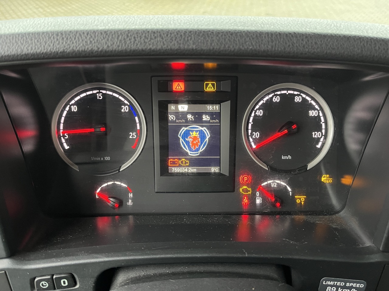 Scania R 450 6x2 Geränkezug + Orten Anhänger - Xe tải đồ uống: hình 4 Scania R 450 6x2 Geränkezug + Orten Anhänger - Xe tải đồ uống: hình 4