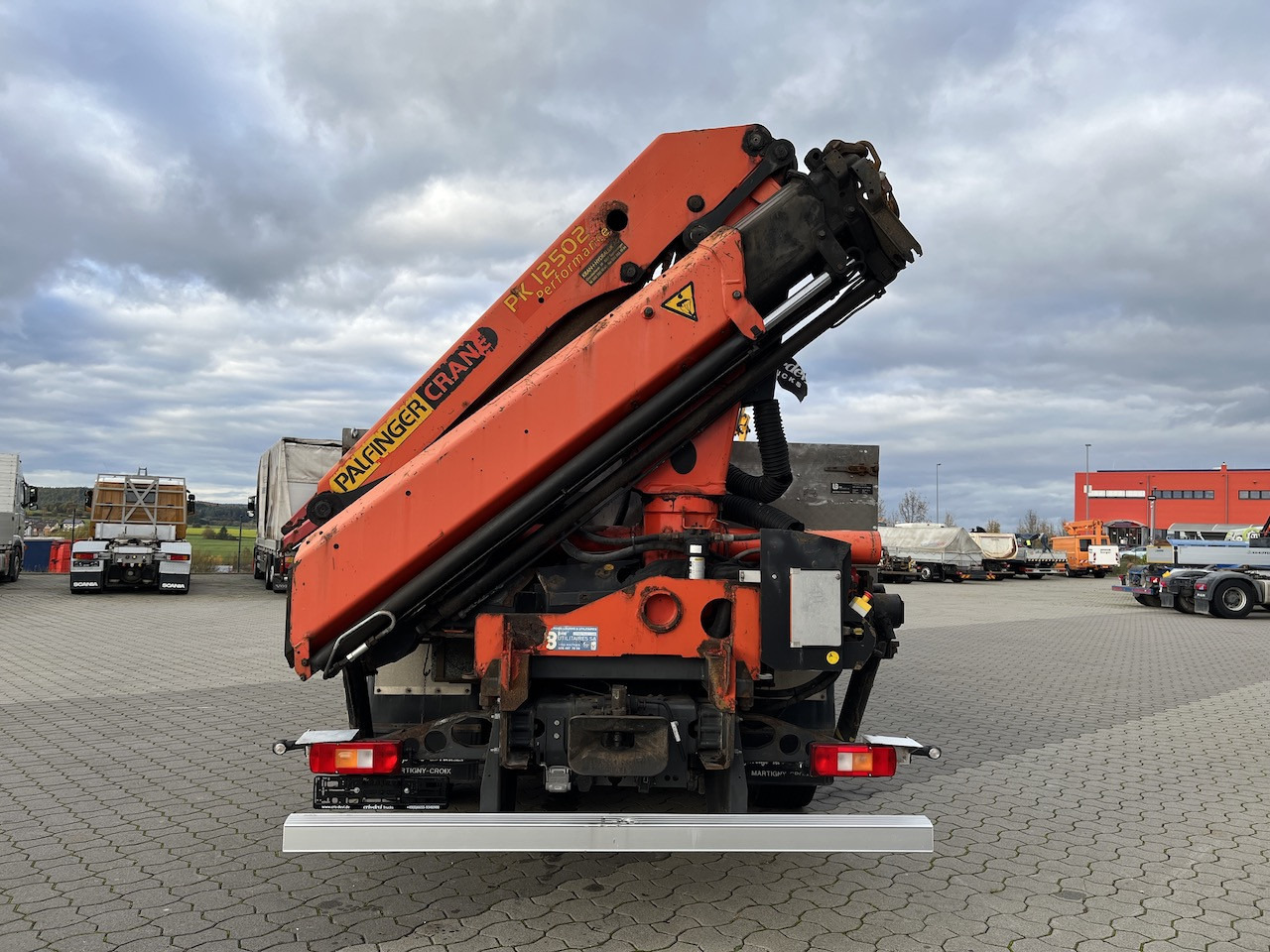 Xe cẩu tự hành, Xe tải thùng lửng/ Phẳng Volvo FH 520 6x2  Palfinger PK 12502 | AHK: hình 10