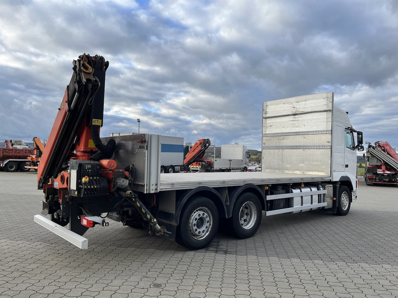 Xe cẩu tự hành, Xe tải thùng lửng/ Phẳng Volvo FH 520 6x2  Palfinger PK 12502 | AHK: hình 11