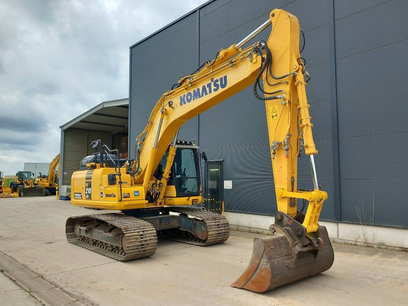 Komatsu PC210LCI-11 - Máy xúc bánh xích: hình 1 Komatsu PC210LCI-11 - Máy xúc bánh xích: hình 1