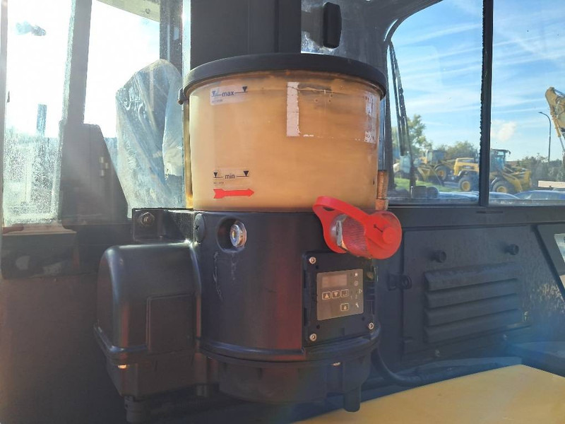 Komatsu PC50MR-2 - Máy xúc mini: hình 2 Komatsu PC50MR-2 - Máy xúc mini: hình 2