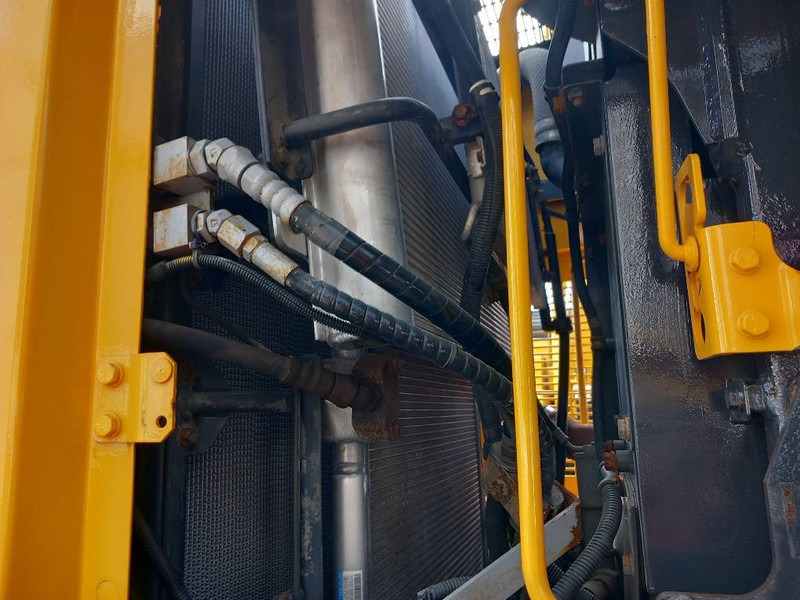 Komatsu WA480-8 - Máy xúc lật bánh lốp: hình 5 Komatsu WA480-8 - Máy xúc lật bánh lốp: hình 5