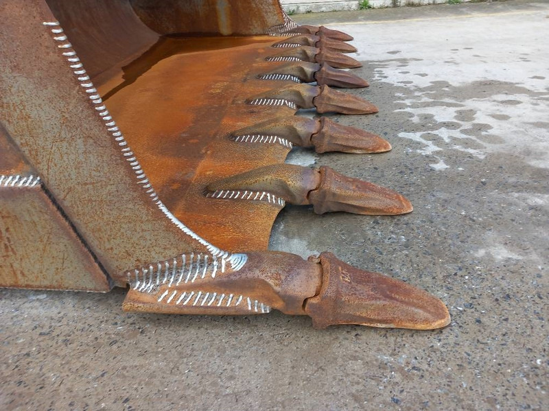 Komatsu WA500-7 - Máy xúc lật bánh lốp: hình 4 Komatsu WA500-7 - Máy xúc lật bánh lốp: hình 4