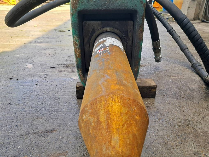 MONTABERT M900 - Búa thủy lực cho Máy móc xây dựng: hình 4 MONTABERT M900 - Búa thủy lực cho Máy móc xây dựng: hình 4
