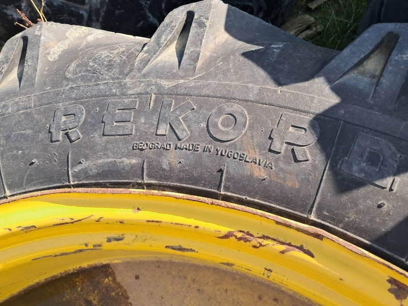 Record 12.4-36 - Lốp và vành cho Máy móc xây dựng: hình 3 Record 12.4-36 - Lốp và vành cho Máy móc xây dựng: hình 3