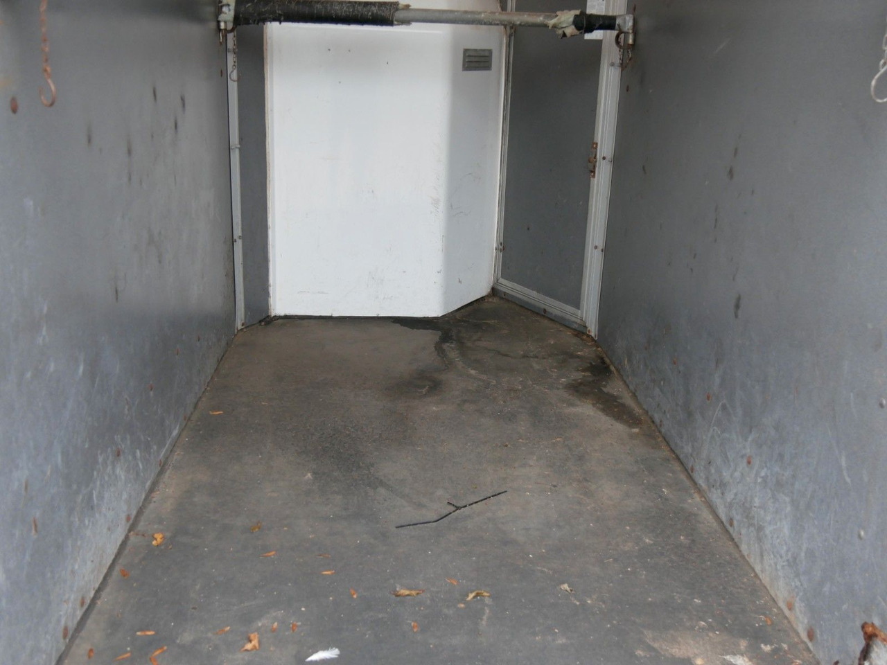 Blomert 1,5 Pferde mit Sattelkammer - Rơ moóc chở gia súc: hình 4 Blomert 1,5 Pferde mit Sattelkammer - Rơ moóc chở gia súc: hình 4