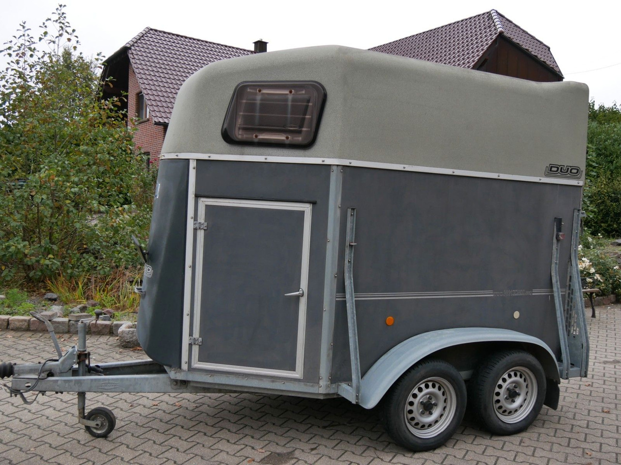 Böckmann Duo mit Sattelkammer - Rơ moóc chở gia súc: hình 1 Böckmann Duo mit Sattelkammer - Rơ moóc chở gia súc: hình 1